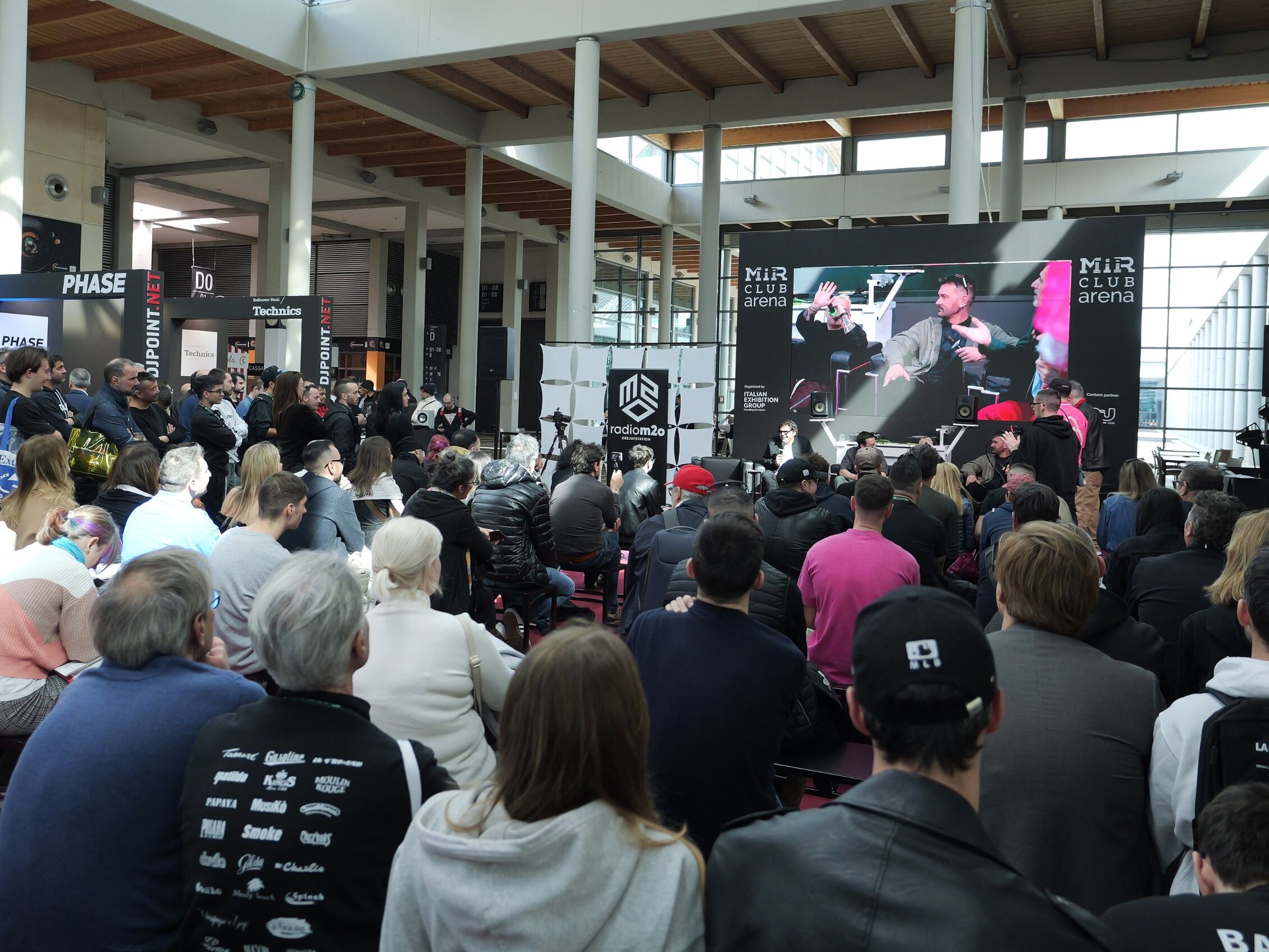 Demolition Panel nell'area MIR Club a MIR25